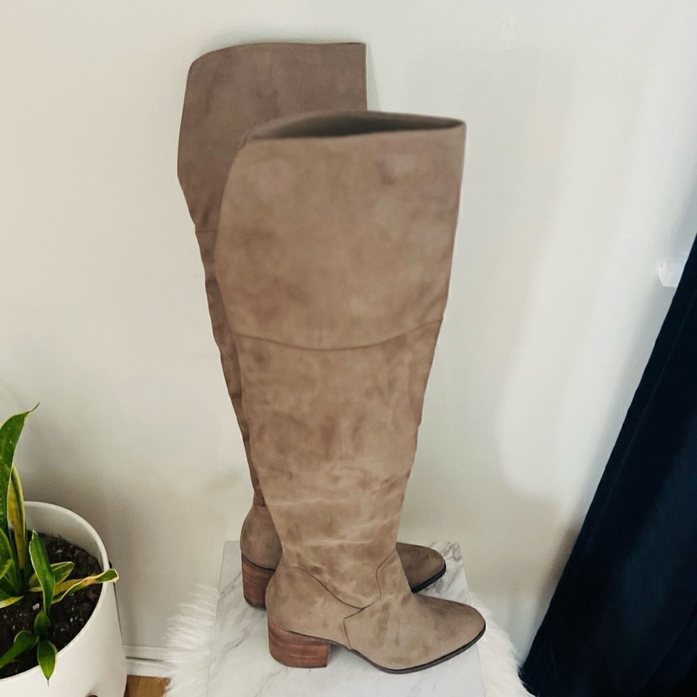 BP Luke Over The Knee Suede Boot, Olive Green, Zip Close, Size 9.5, NWOT‎